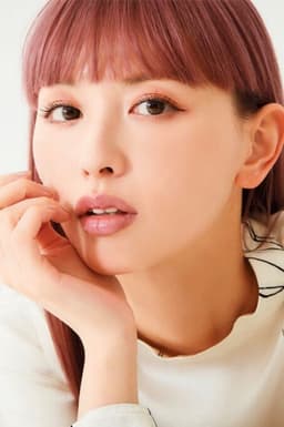 Emi Suzuki